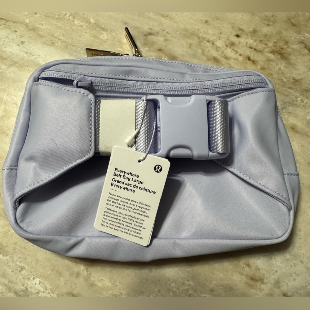 Lululemon Everywhere Belt bag 2L - Picture 2 of 3